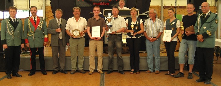 Sieger im Ortspokalschieen: Volker Lenzen, Dieter Bongartz, Bert Herrmann, Dieter Breuer, Kreuzberg, .., Denise Weber, Heiner Sommer, Melissa Weber, Jrn Leinesser, Gebhard Gerken